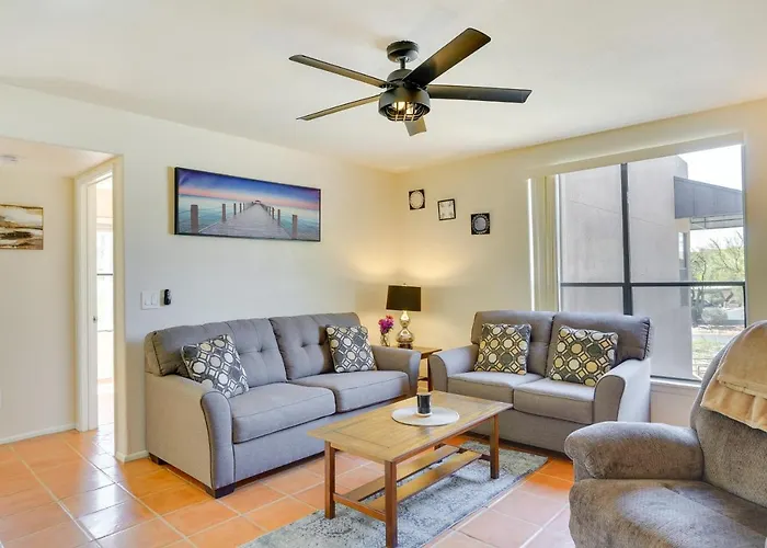 Holiday home Oasis: Heated Pool, Tennis Court, Hiking!