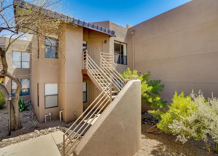 Holiday home Oasis: Heated Pool, Tennis Court, Hiking! *