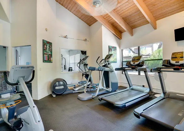 Oasis: Heated Pool, Tennis Court, Hiking! *