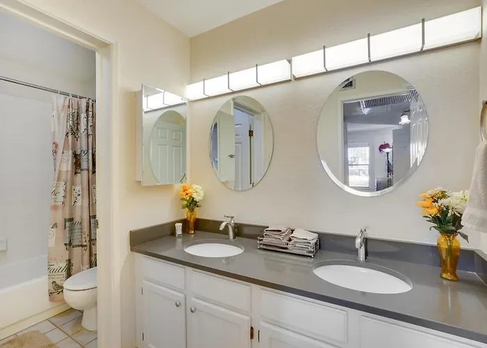 Oasis: Heated Pool, Tennis Court, Hiking! Tucson