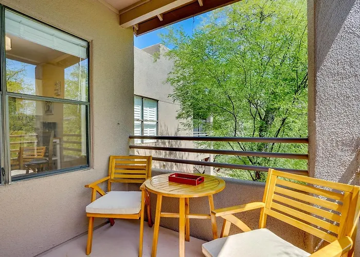 Holiday home Oasis: Heated Pool, Tennis Court, Hiking!